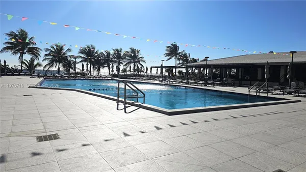 $2,100 | 1980 South Ocean Drive, Unit 7M, Hallandale Beach, FL 33009