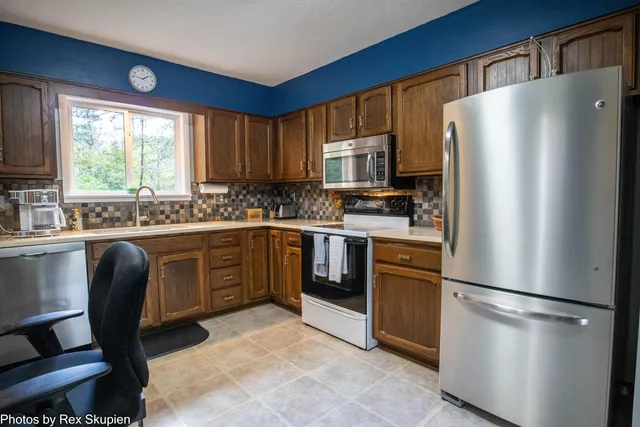 $359,900 | 1570 Croton Drive, Newaygo, MI 49337