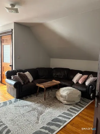 $1,900 | 218 West Rock Avenue, Unit 3, New Haven, CT 06515