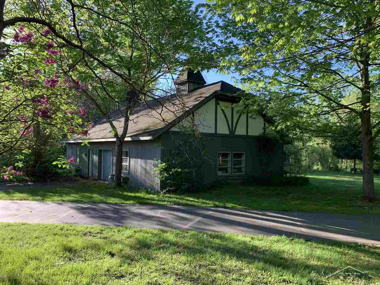 1755 North Graham Road Freeland, MI 48623 - Photo 2 of 43
