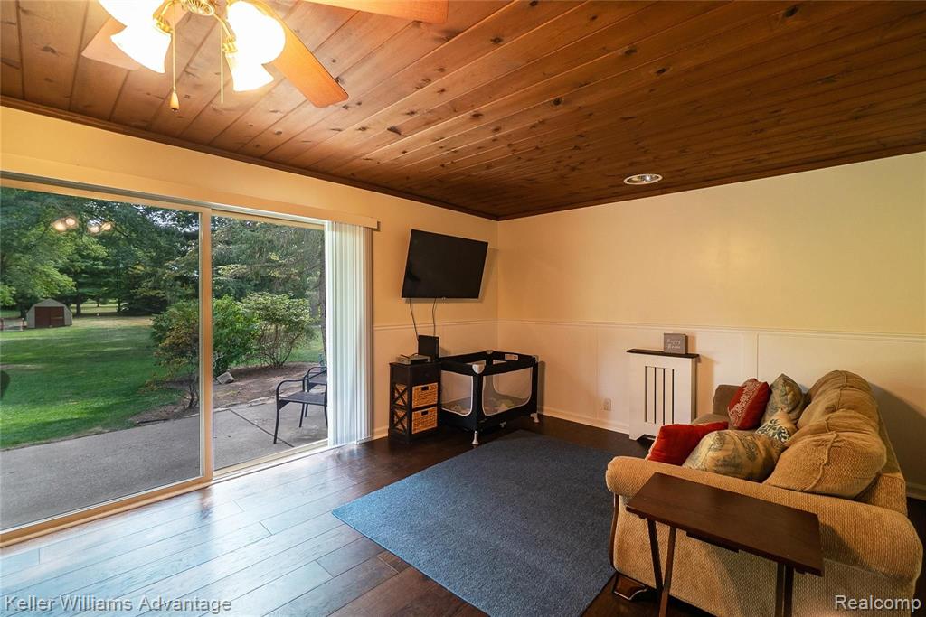 4077 West Ray Road Grand Blanc, MI 48439 - Photo 12 of 41 Gallery Image 12