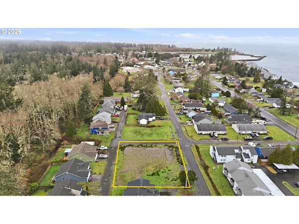 $212,500 | 590 7th Avenue, Hammond, OR 97121