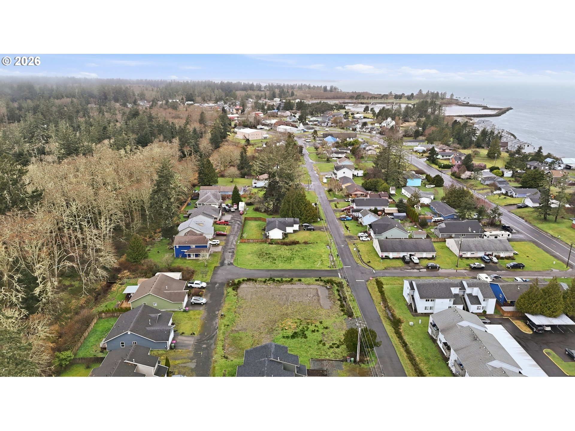 590 7th Avenue Hammond, OR 97121 - Photo 15 of 20 an aerial view of multiple house