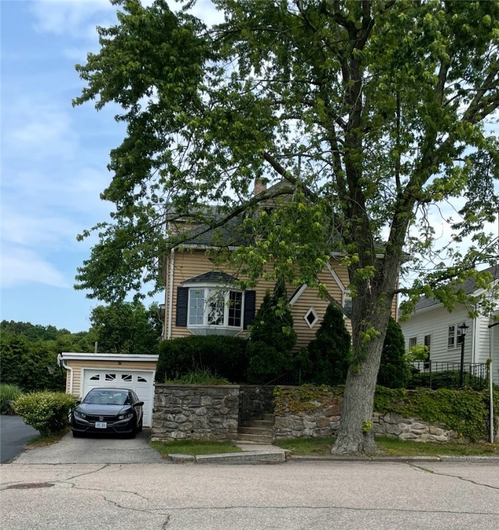 37 Kermit Street Woonsocket, RI 02895 - Photo 2 of 27 Gallery Image 2