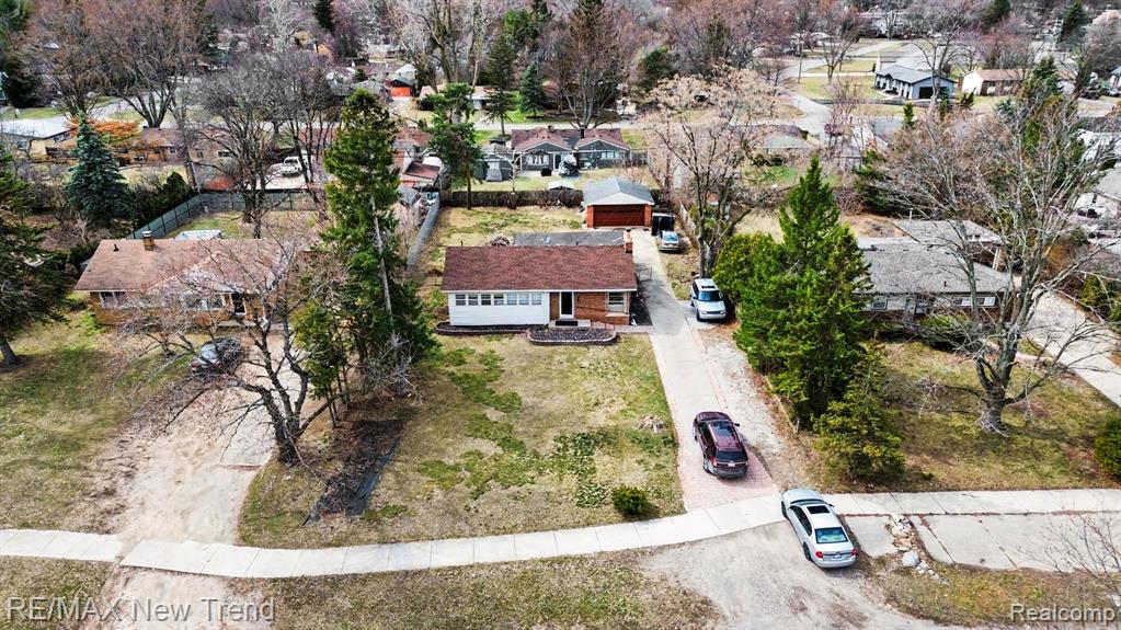 2174 Middlebelt Road West Bloomfield, MI 48324 - Photo 5 of 39