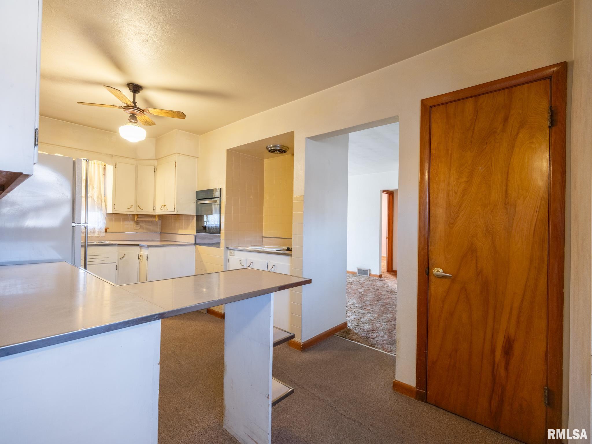 1301 Sheridan Road Pekin, IL 61554 - Photo 11 of 38
