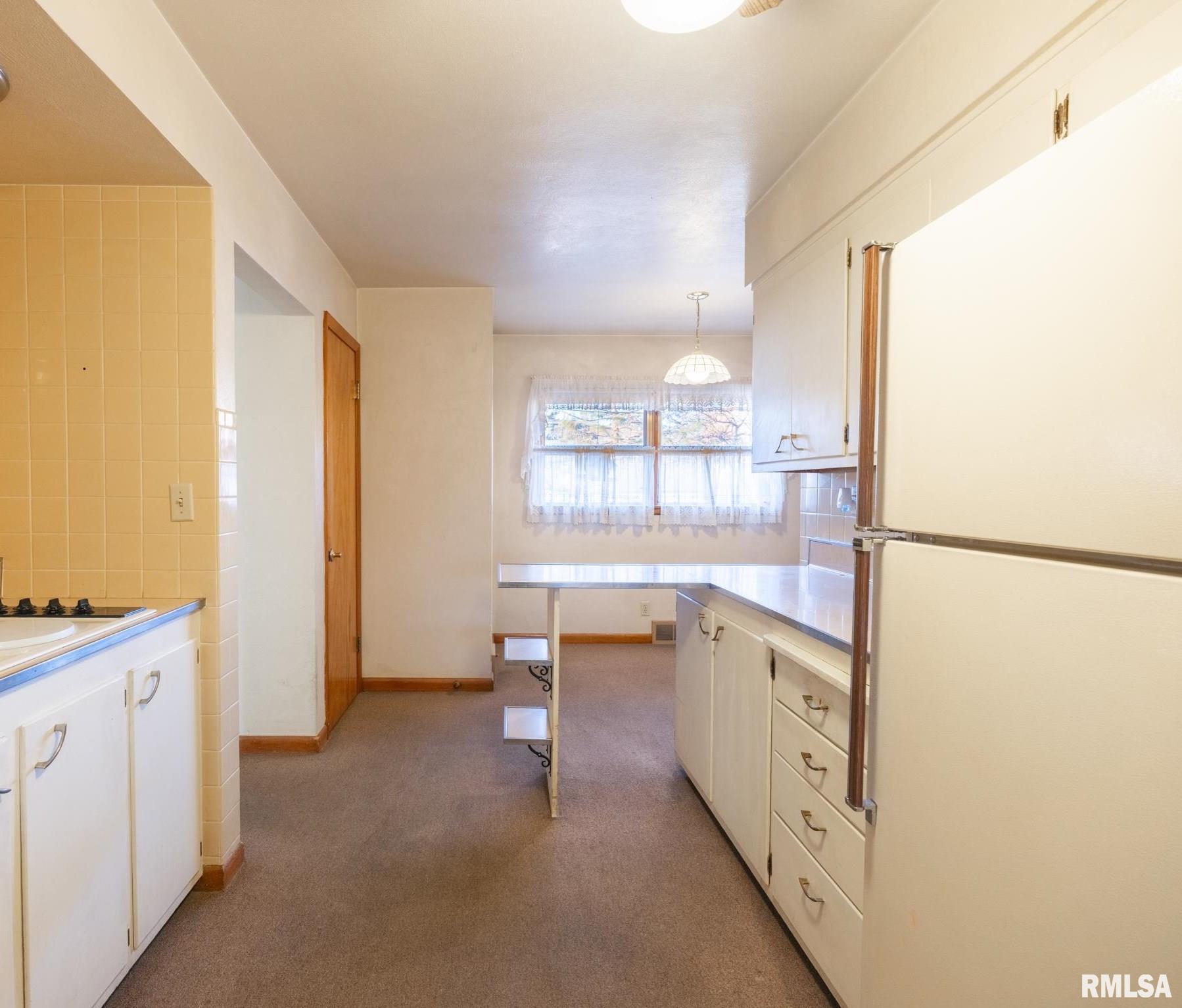 1301 Sheridan Road Pekin, IL 61554 - Photo 14 of 38
