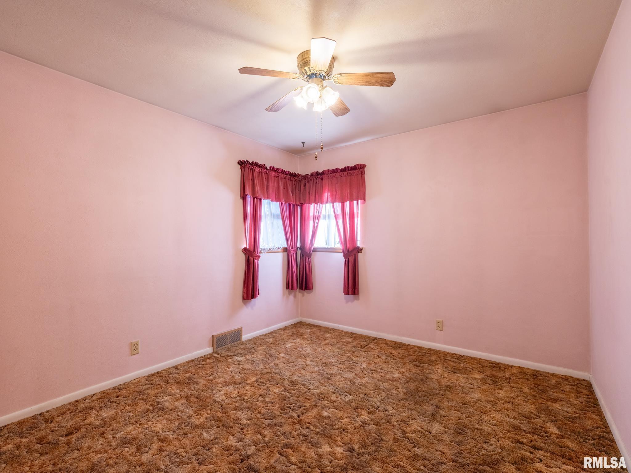 1301 Sheridan Road Pekin, IL 61554 - Photo 20 of 38
