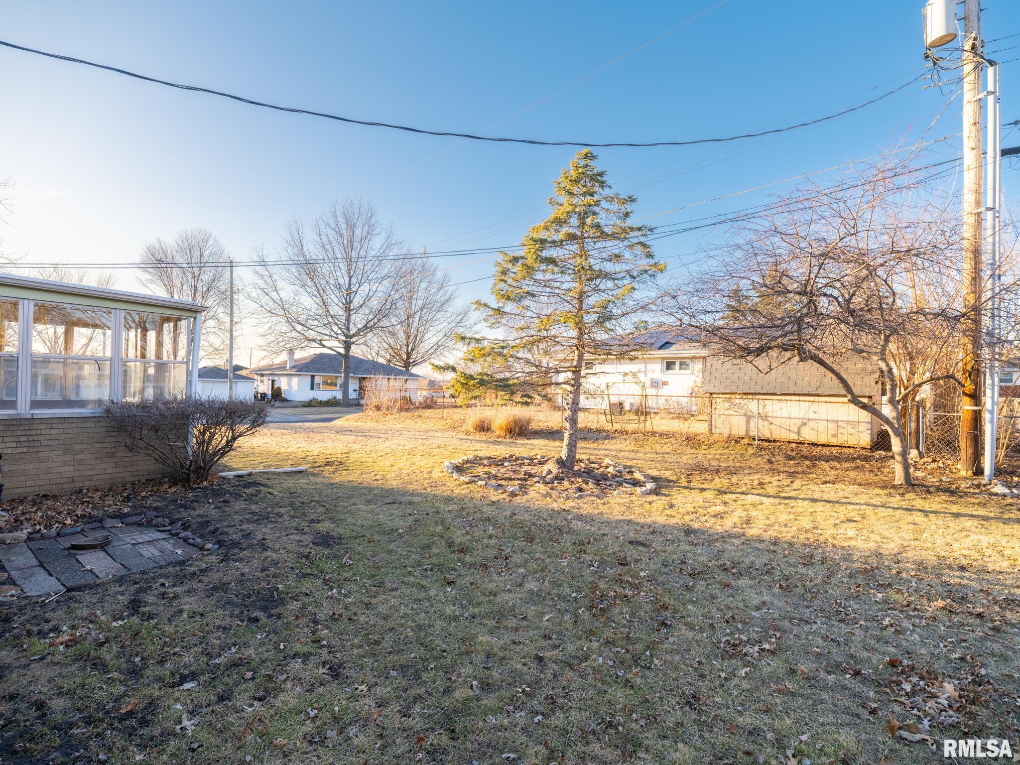 1301 Sheridan Road Pekin, IL 61554 - Photo 2 of 38