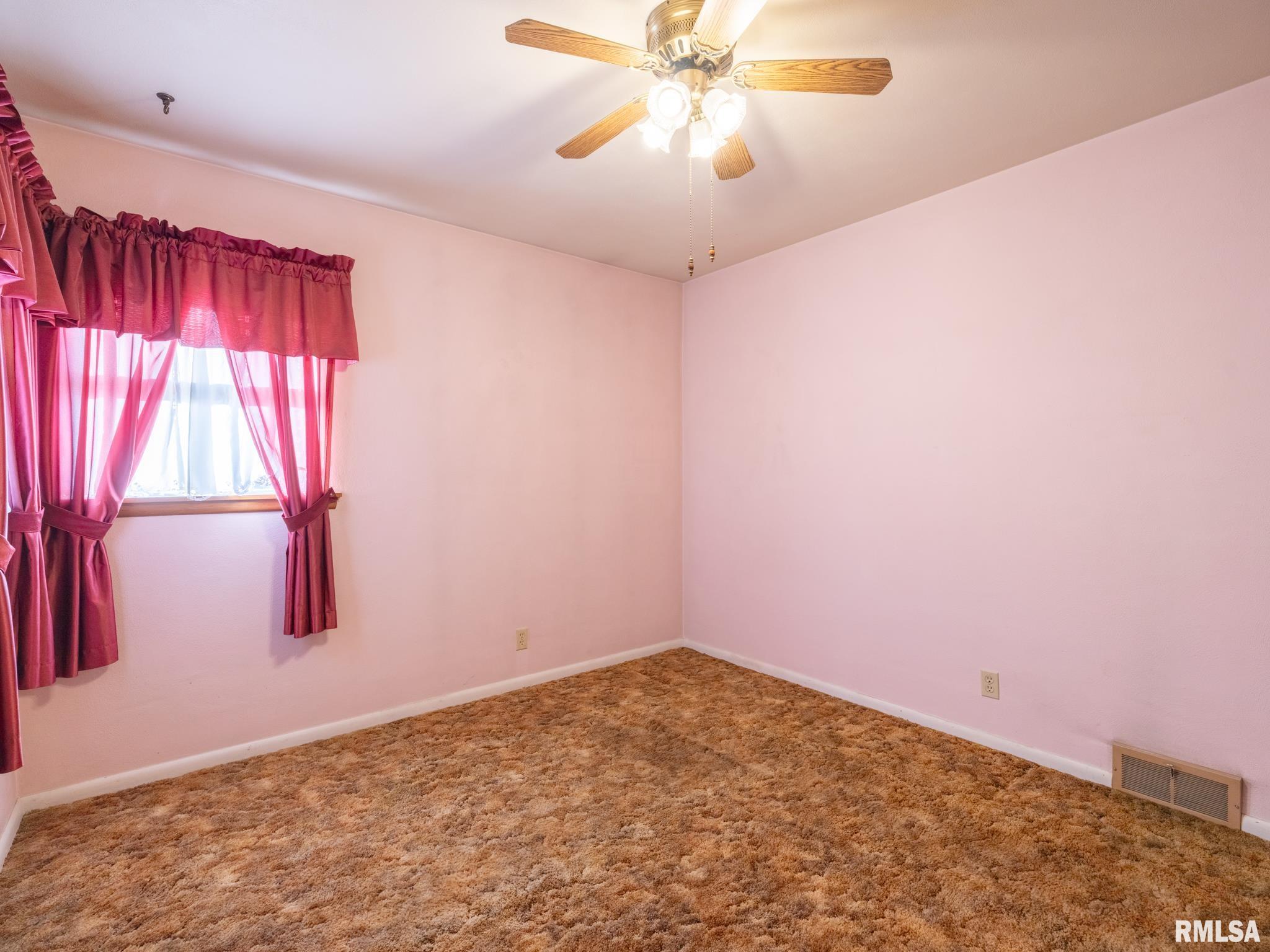 1301 Sheridan Road Pekin, IL 61554 - Photo 21 of 38