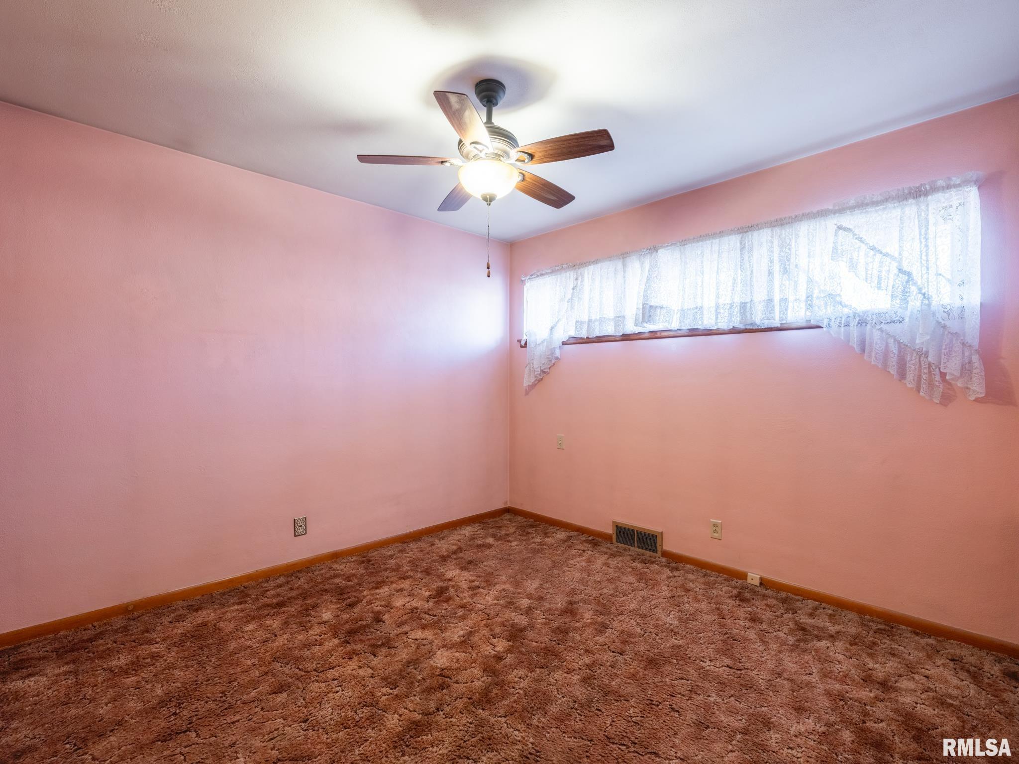 1301 Sheridan Road Pekin, IL 61554 - Photo 23 of 38