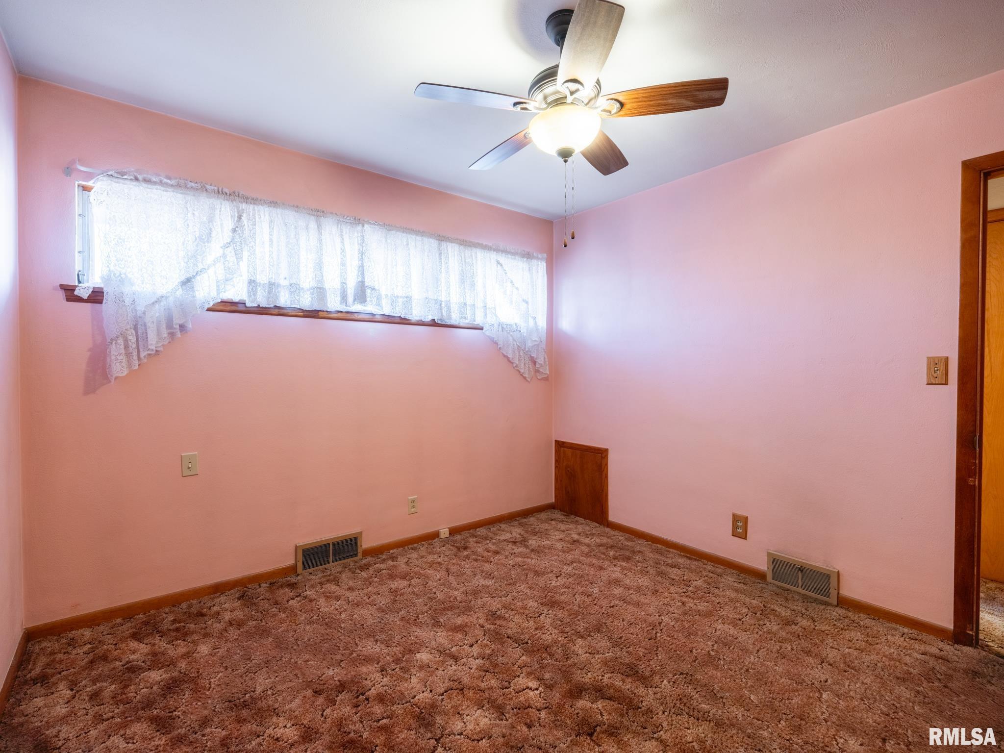 1301 Sheridan Road Pekin, IL 61554 - Photo 24 of 38