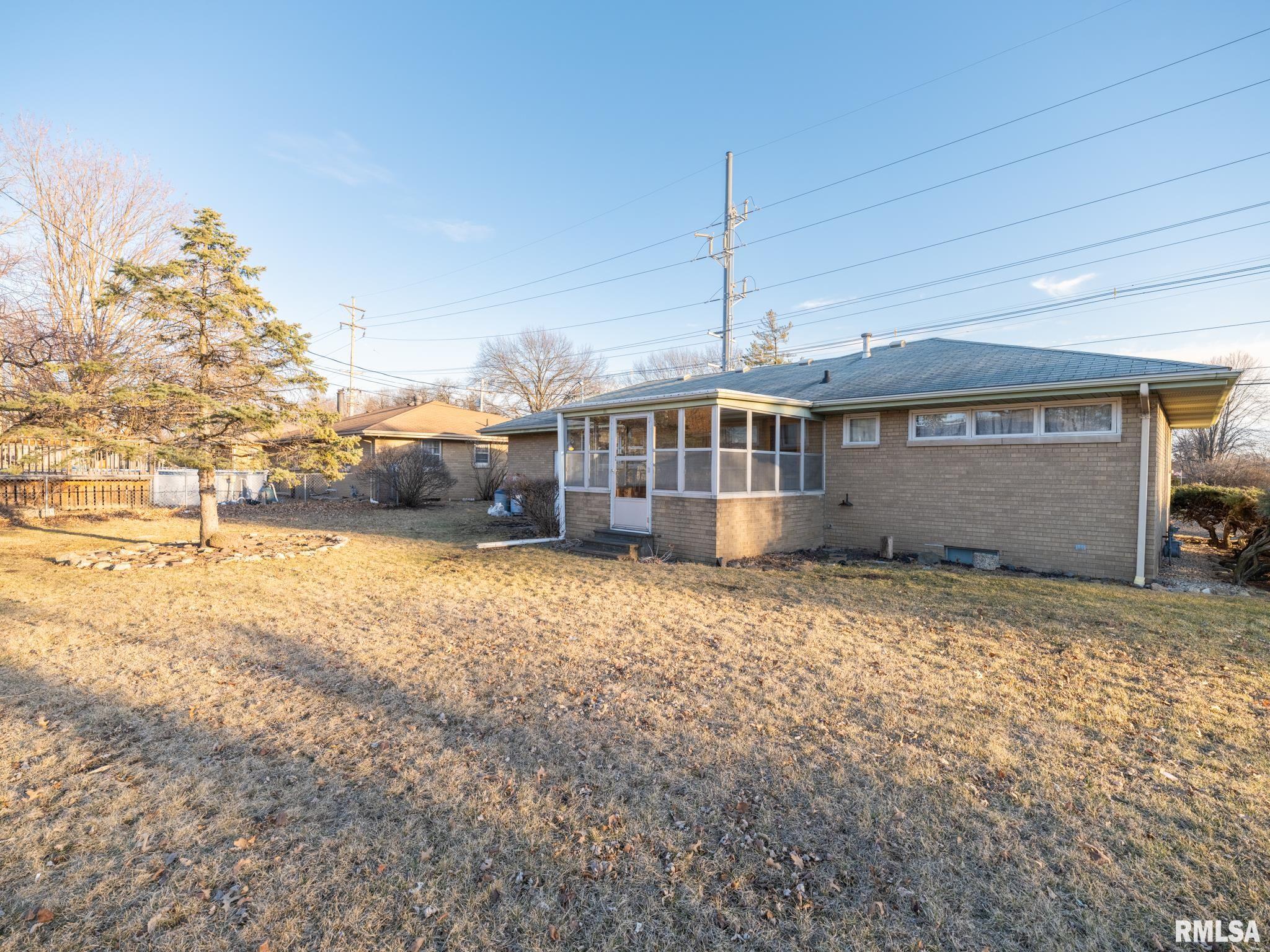 1301 Sheridan Road Pekin, IL 61554 - Photo 3 of 38