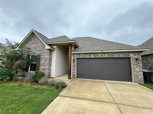 $2,300 | 902 Hackberry Drive, Bossier City, LA 71111