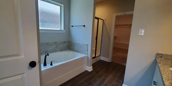 $2,300 | 902 Hackberry Drive, Bossier City, LA 71111