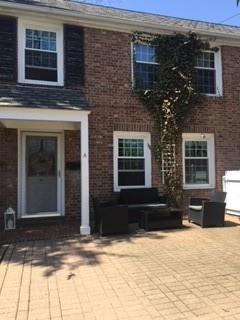 Front end unit townhome- very english cottage feel with tons of light!