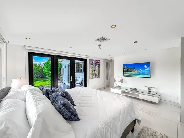 $12,000 | 2628 Southeast 10th Street, Pompano Beach, FL 33062