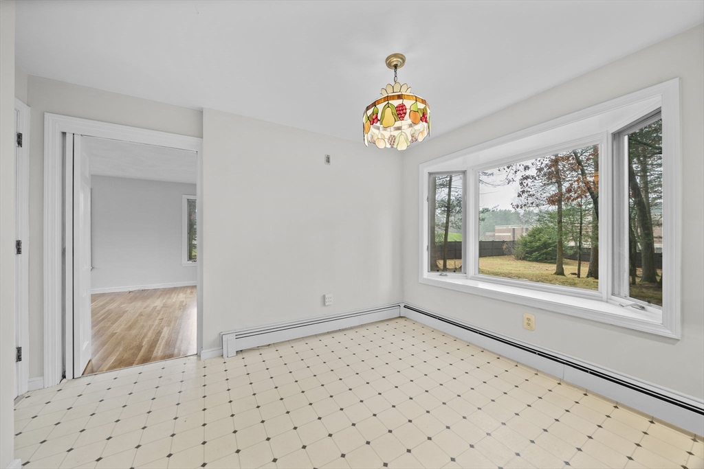 7 Surrey Lane Canton, MA 02021 - Photo 8 of 33