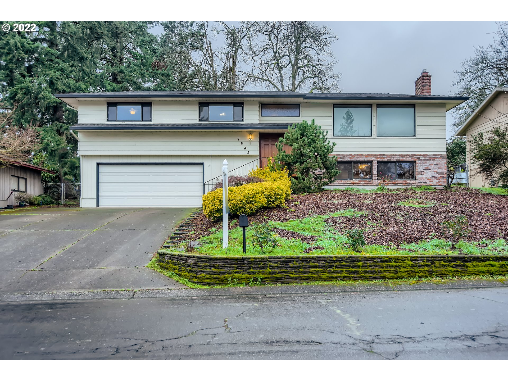 7545 Ridge Drive Gladstone, OR 97027 - Photo 3 of 31 Gallery Image 3