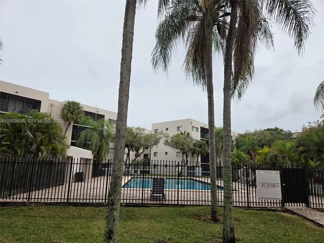$2,400 | 8600 Southwest 133rd Avenue Road, Unit 418, Miami, FL 33183