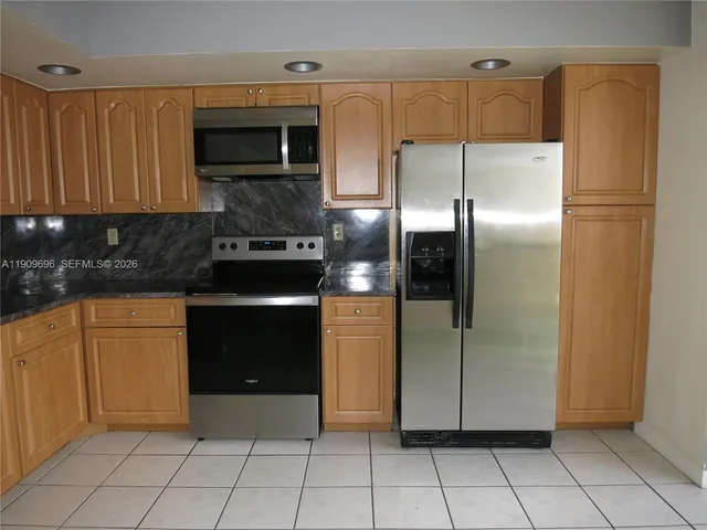 $2,400 | 8600 Southwest 133rd Avenue Road, Unit 418, Miami, FL 33183