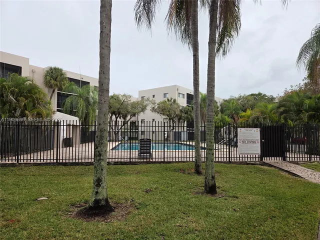 $2,400 | 8600 Southwest 133rd Avenue Road, Unit 418, Miami, FL 33183