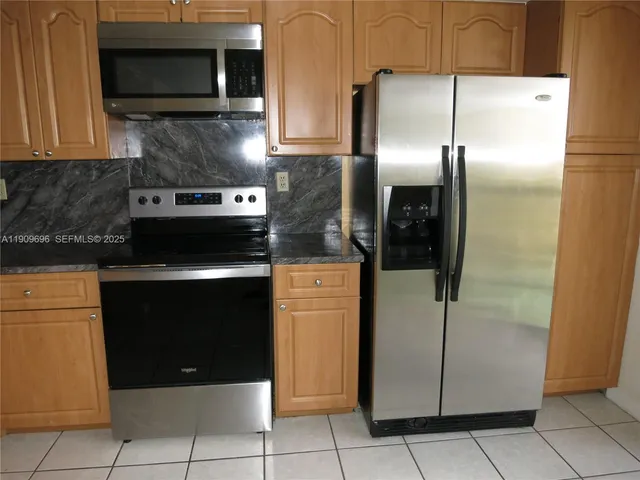 $2,400 | 8600 Southwest 133rd Avenue Road, Unit 418, Miami, FL 33183