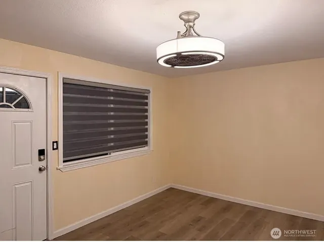 $2,600 | 1428 Kirkland Avenue Northeast, Renton, WA 98056