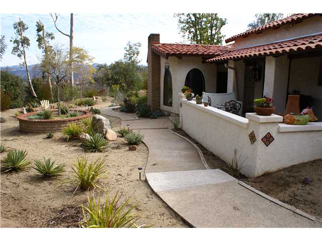 11280 Posthill Road Lakeside, CA 92040 - Photo 2 of 25 Gallery Image 2