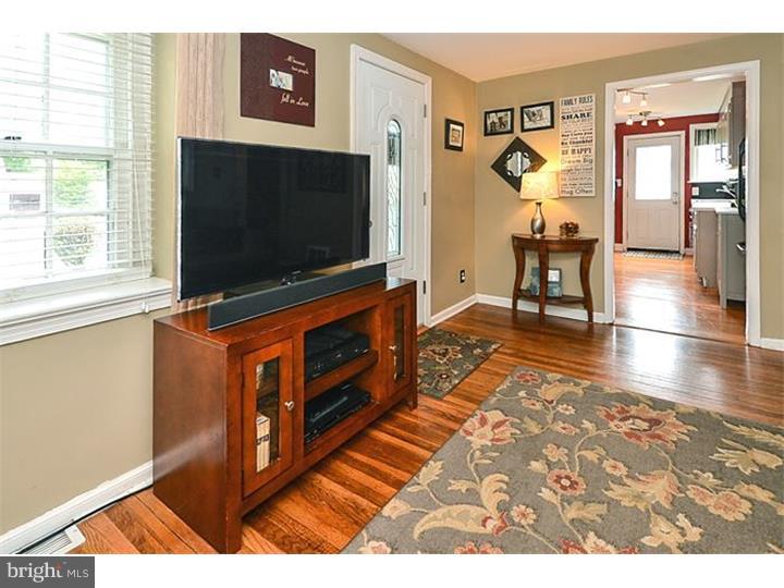 400 Exton Road Hatboro, PA 19040 - Photo 3 of 24 Living Room