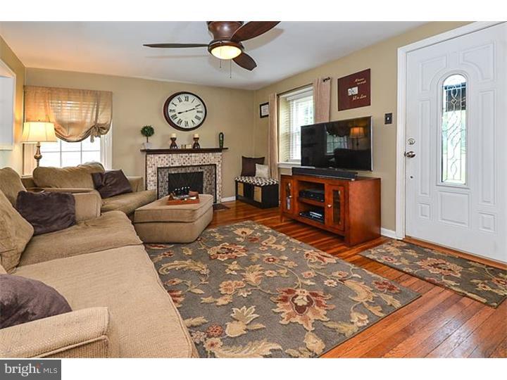 400 Exton Road Hatboro, PA 19040 - Photo 4 of 24 Living Room