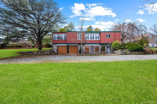 $2,790,000 | 11 Valley View Road, Great Neck, NY 11021