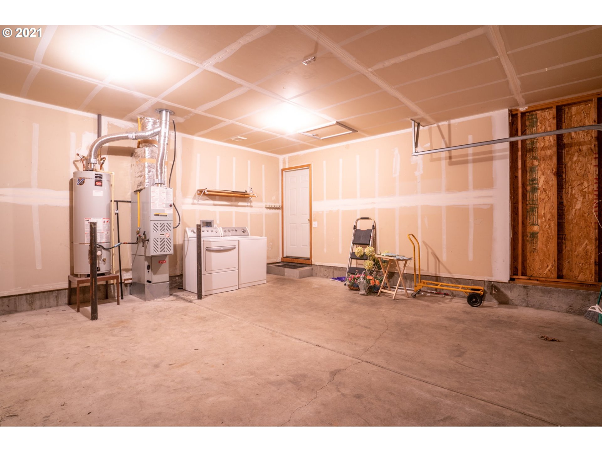 1136 Southwest Ivory Loop, Unit 19 Gresham, OR 97080 - Photo 22 of 24 a view of a room with gym equipment