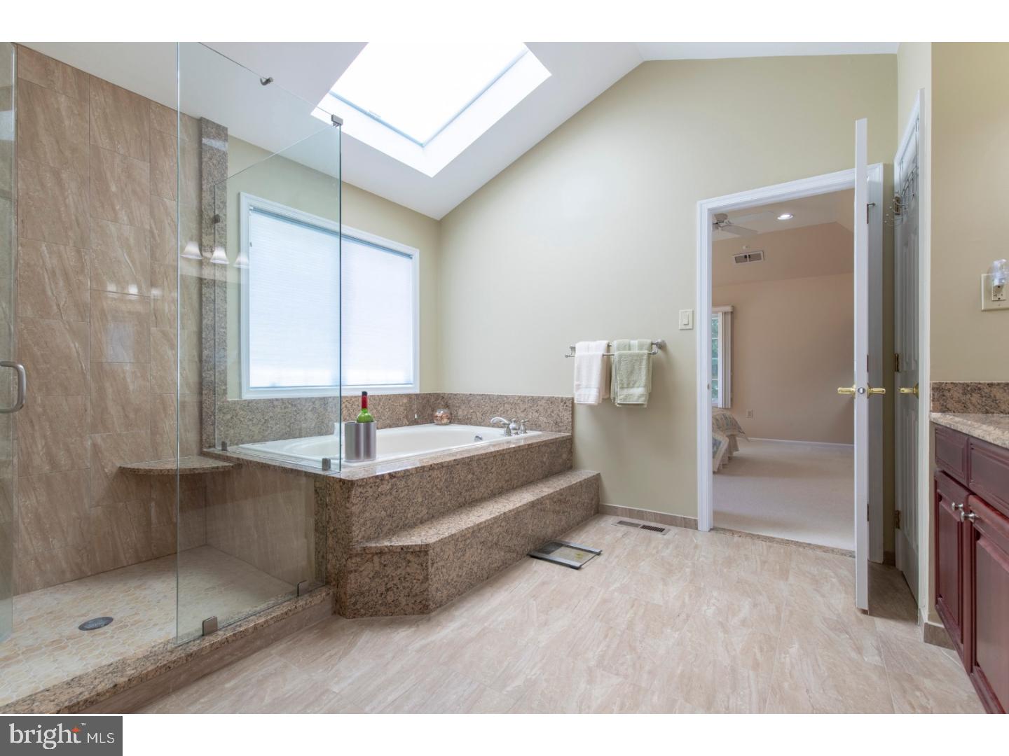 6 Post Run Newtown Square, PA 19073 - Photo 18 of 25 Master Bathroom
