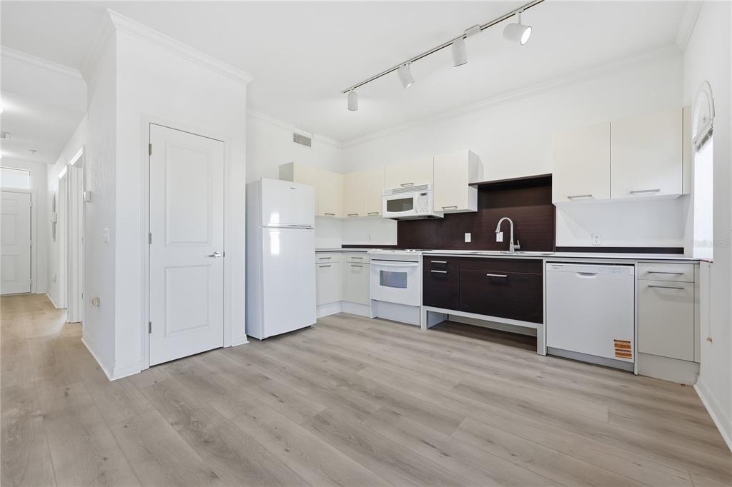 20 Southwest 6th Street, Unit 304 Gainesville, FL 32601 - Photo 6 of 24