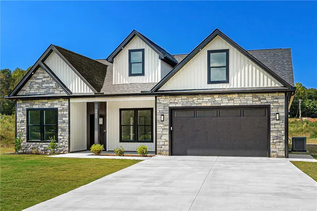 $432,900 | 2929 Old Greenville Highway, Central, SC 29630