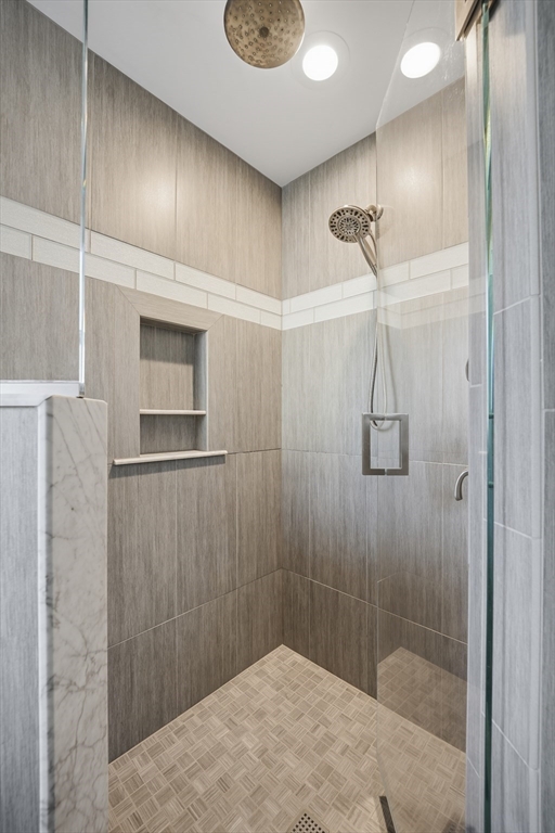 88 Verdugo Street West Springfield, MA 01089 - Photo 7 of 42 a bathroom with a shower