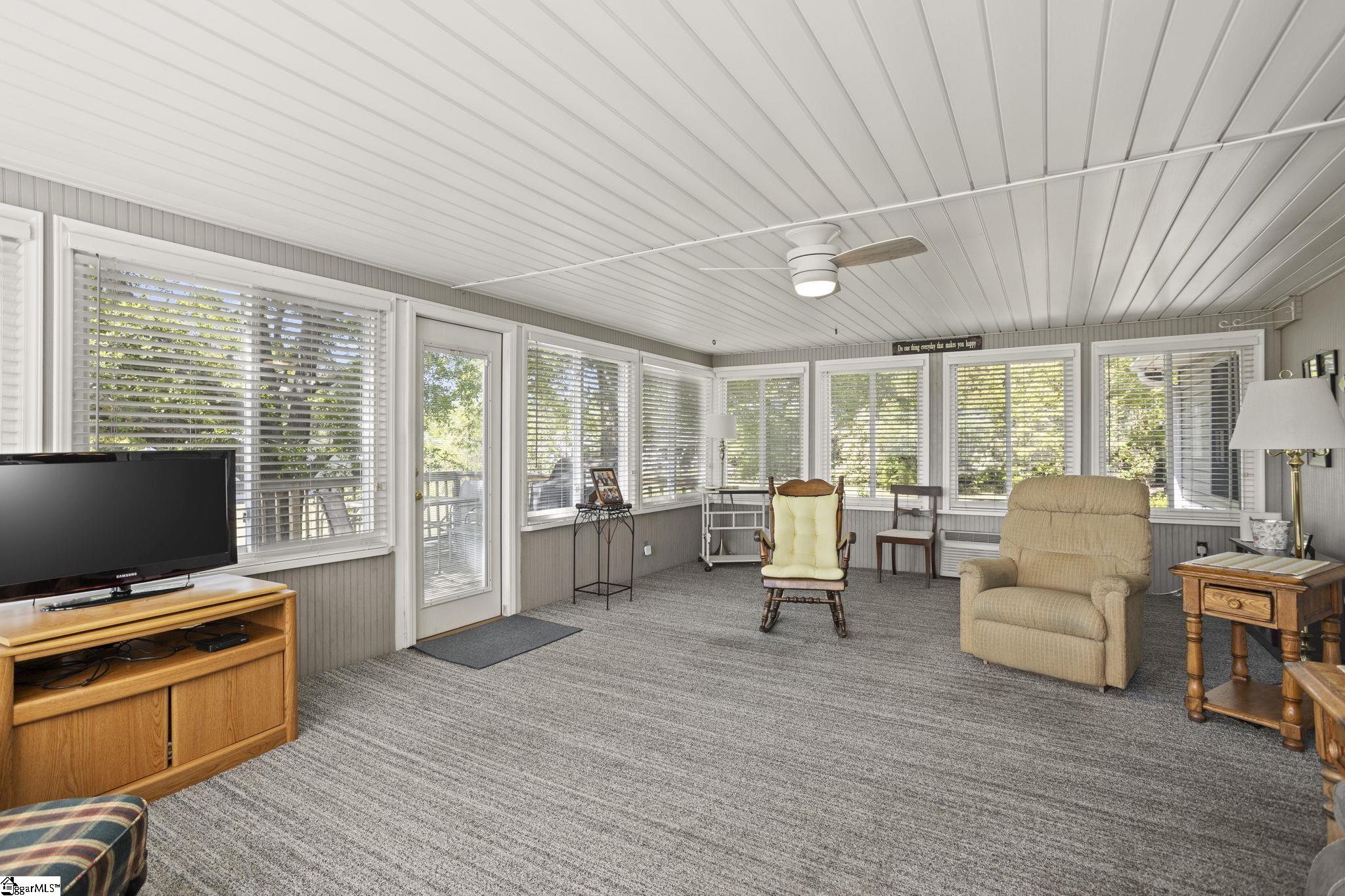 2604 Roper Mountain Road Simpsonville, SC 29681 - Photo 4 of 43