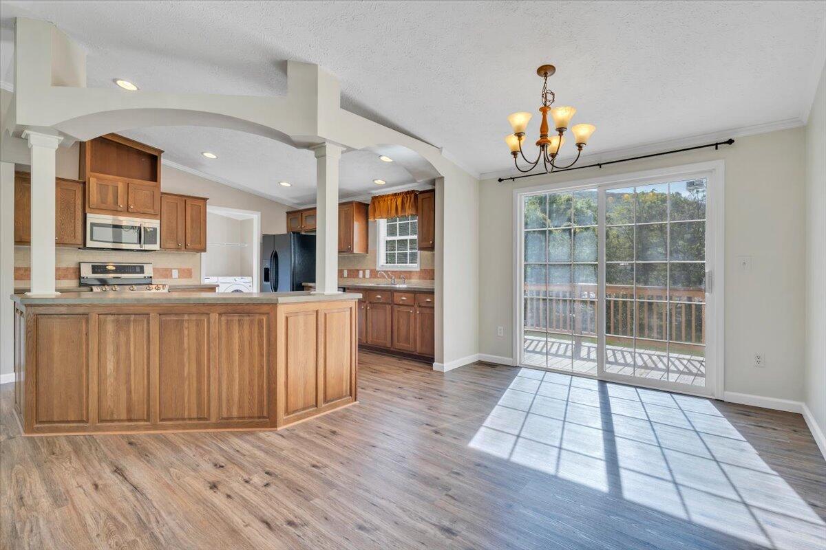 3767 Bandy Road Roanoke, VA 24014 - Photo 13 of 44 10-MIB02673