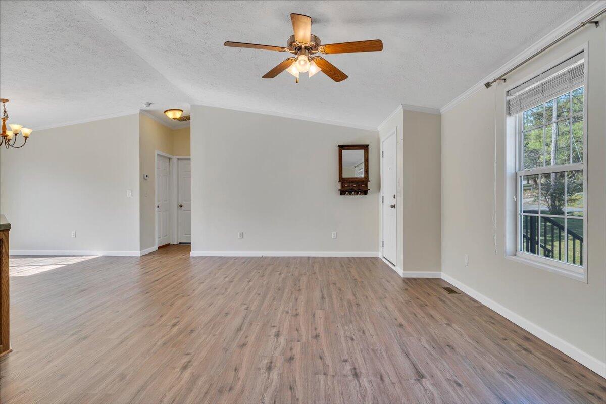 3767 Bandy Road Roanoke, VA 24014 - Photo 5 of 44 06-MIB02661