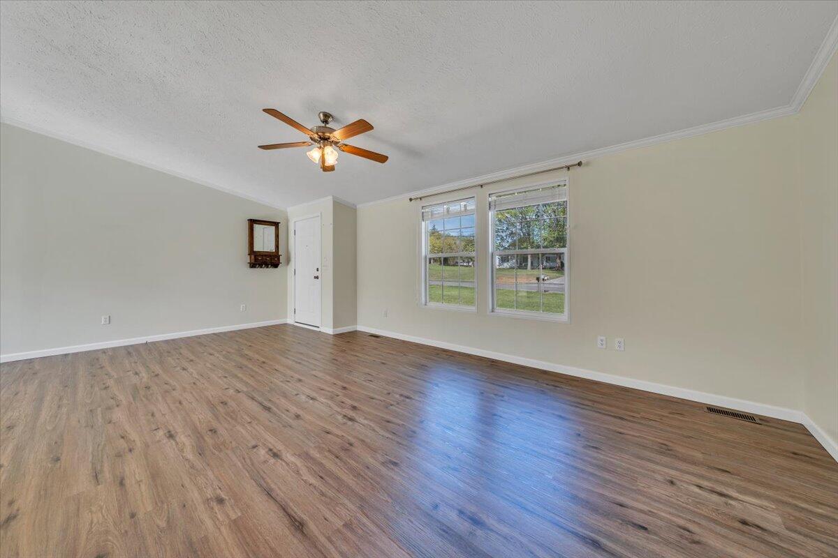 3767 Bandy Road Roanoke, VA 24014 - Photo 6 of 44 07-MIB02664