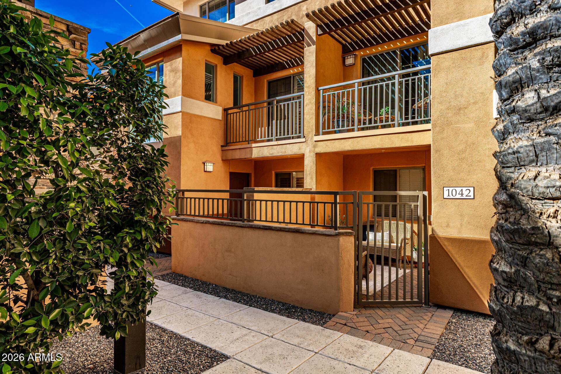 6940 East Cochise Road, Unit 1043 Paradise Valley, AZ 85253 - Photo 4 of 35 front view of a house