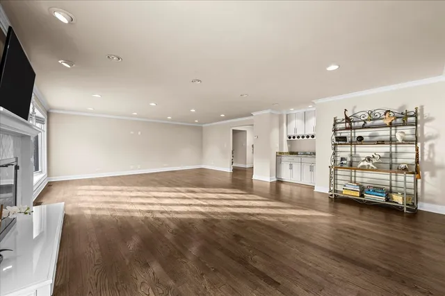 $895,000 | 3931 Miller Drive, Glenview, IL 60026