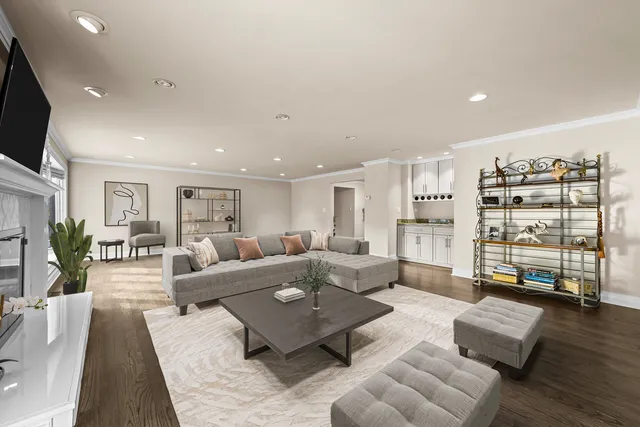 $895,000 | 3931 Miller Drive, Glenview, IL 60026