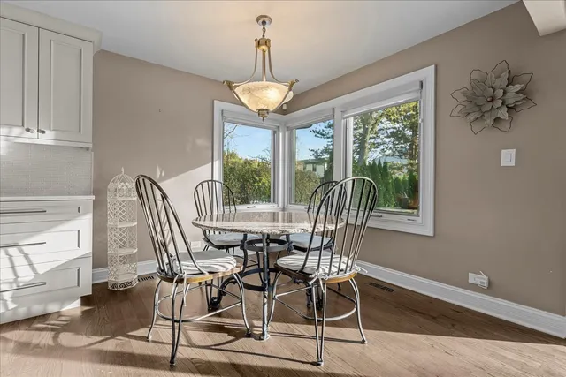 $895,000 | 3931 Miller Drive, Glenview, IL 60026