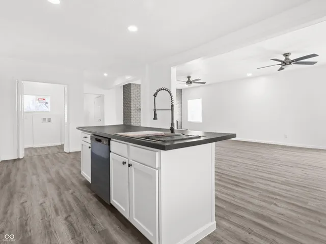 $189,999 | 1630 North Granville Avenue, Muncie, IN 47303