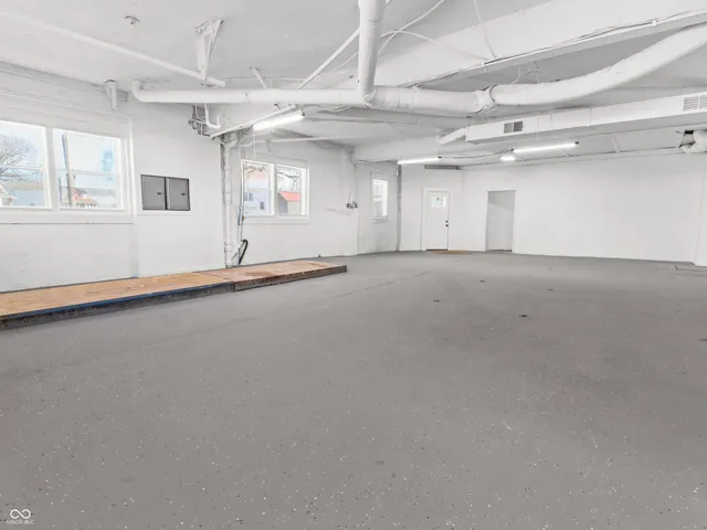 $189,999 | 1630 North Granville Avenue, Muncie, IN 47303