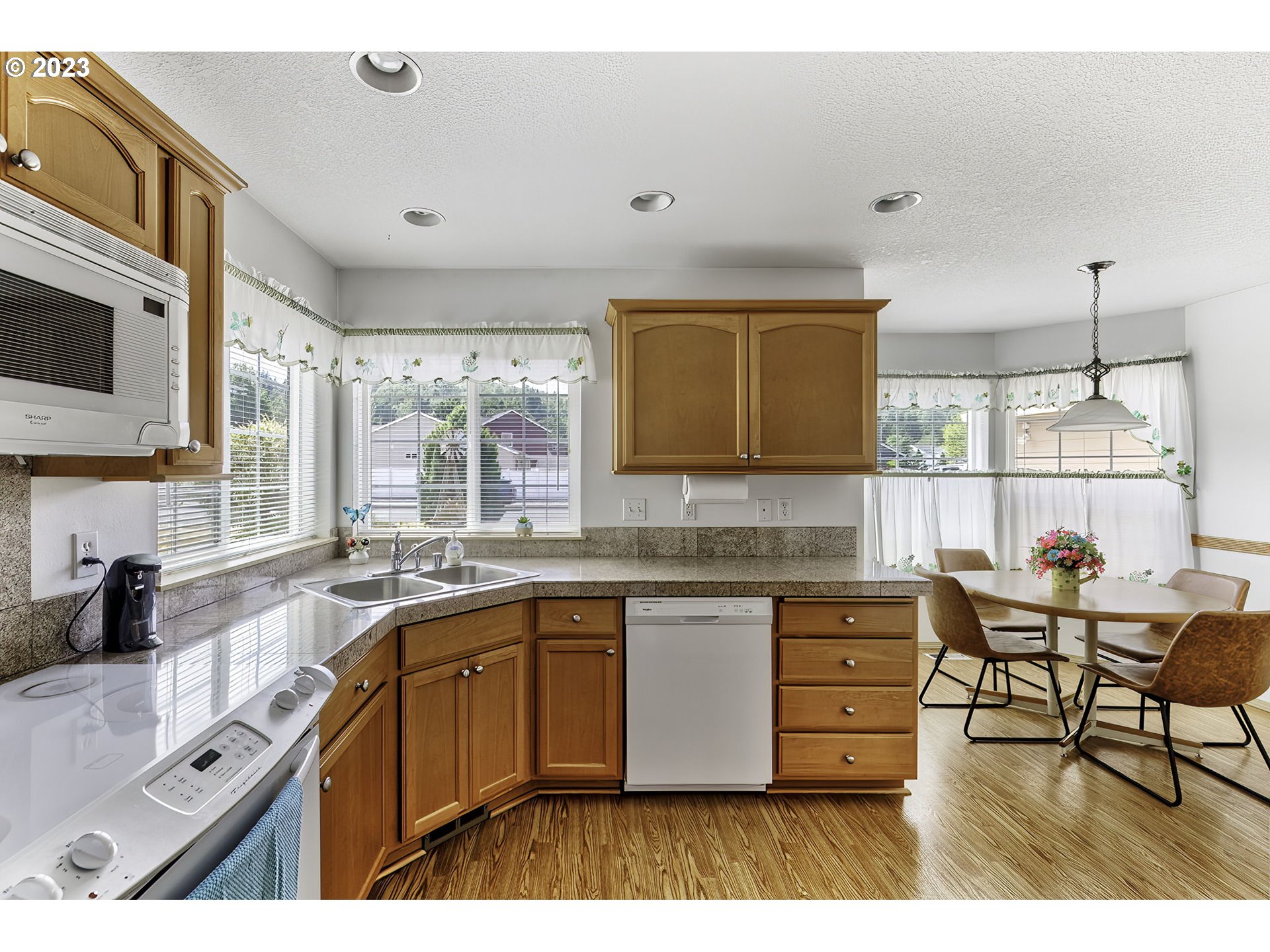 91 Crown Point Road Longview, WA 98632 - Photo 9 of 29 Gallery Image 9