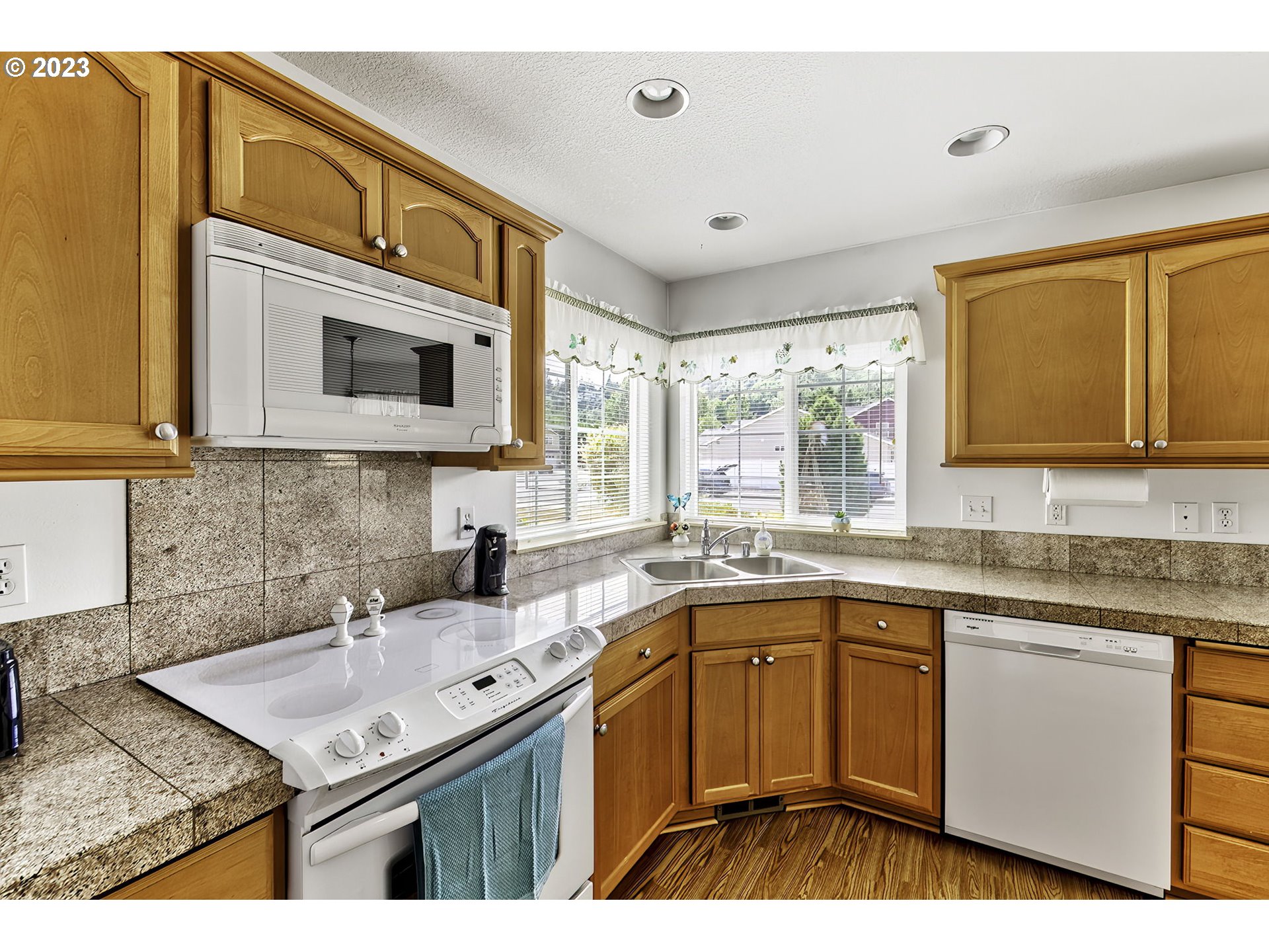 91 Crown Point Road Longview, WA 98632 - Photo 10 of 29 Gallery Image 10