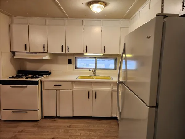 $1,290 | 12208 Lunar Lane, Burleson, TX 76028